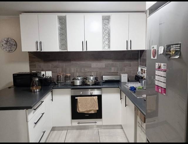 1 BEDROOM APARTMENT TO LET IN CHURCHILL ESTATE